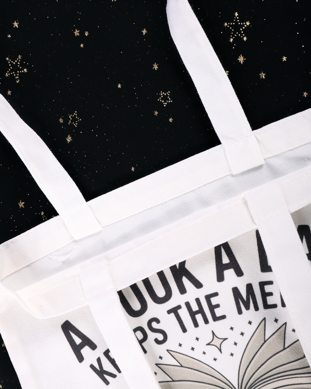 Totebag “A Book a Day Keeps the Mental Breakdown Away”